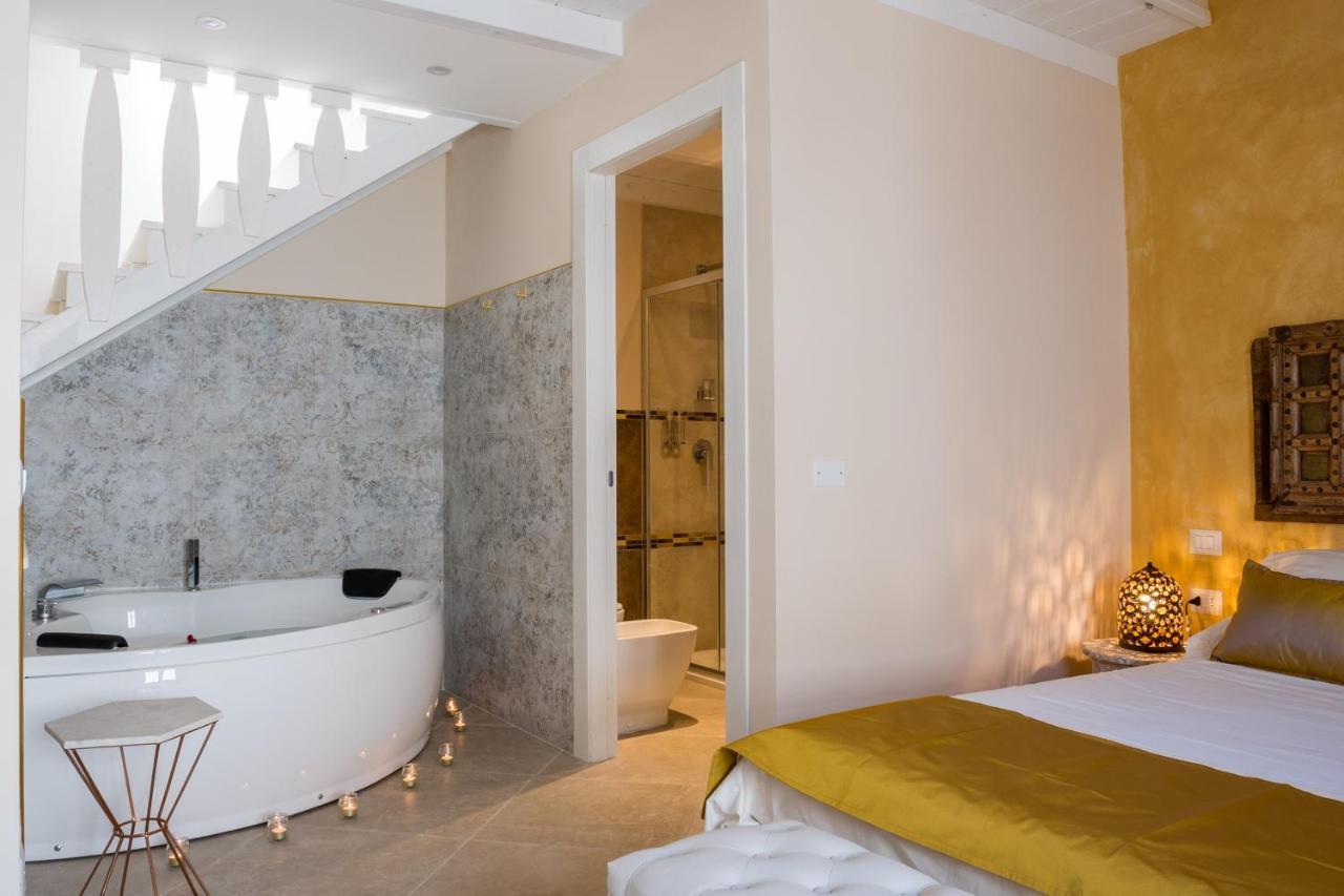 Moon'S Tower Suite&Rooms Портоскузо Екстериор снимка